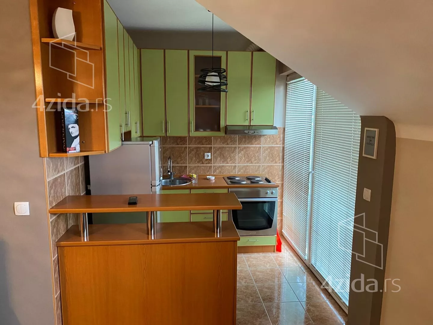 Jednoiposoban stan | 4zida