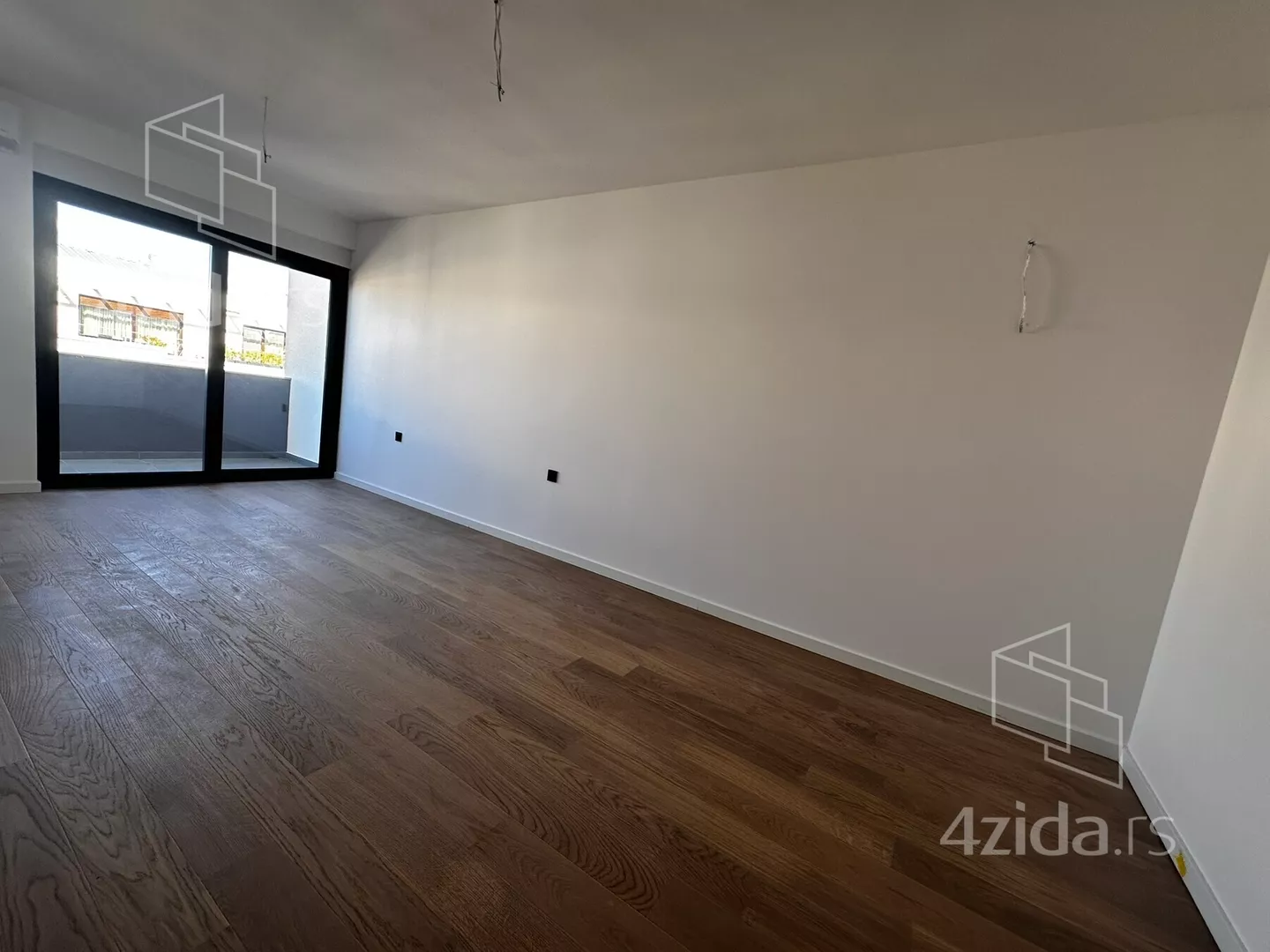 Šestosoban stan | 4zida
