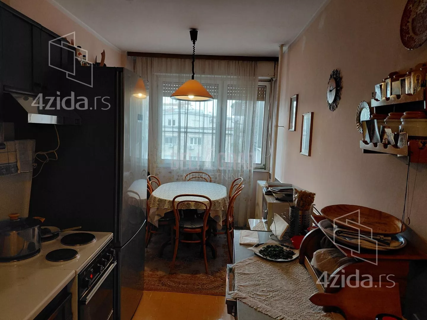 Troiposoban stan | 4zida