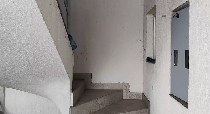 Šestosoban stan | 4zida