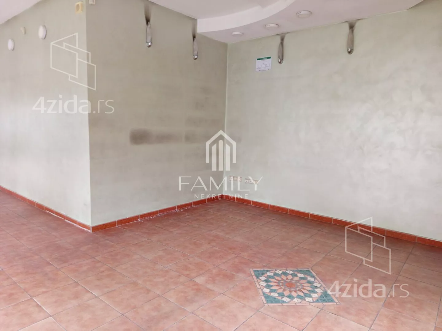 Poslovni prostor | 4zida