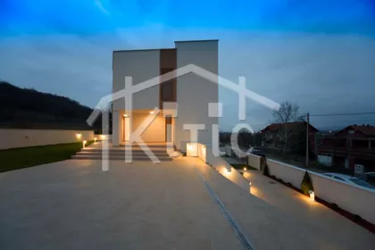 Niška Banja | 4zida.rs