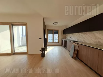 CRVENI KRST | 4zida.rs