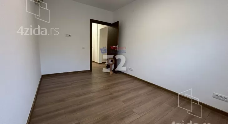 Četvoroiposoban stan | 4zida