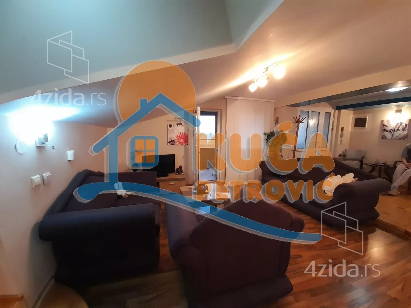 Dvoiposoban stan | 4zida