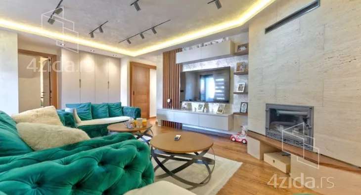 Šestosoban stan | 4zida