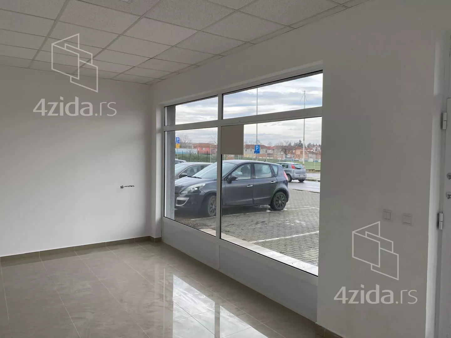 Lokal | 4zida