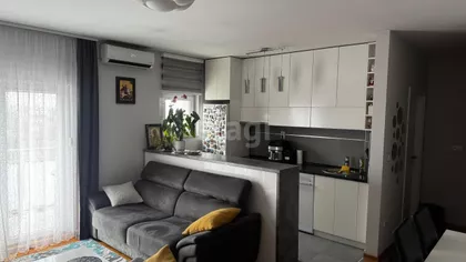 Ugrinovačka | 4zida.rs