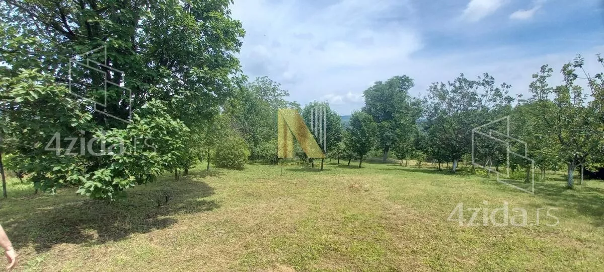 Plac | 4zida