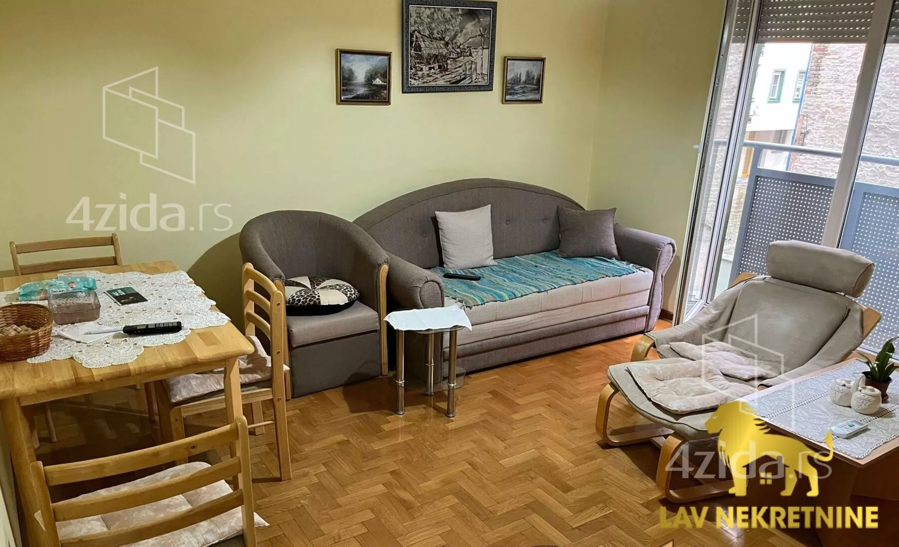 Jednoiposoban stan | 4zida