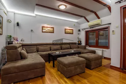 Šantićeva | 4zida.rs