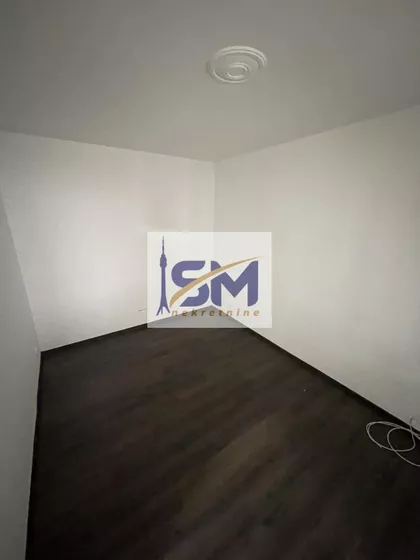 Prvomajska | 4zida.rs