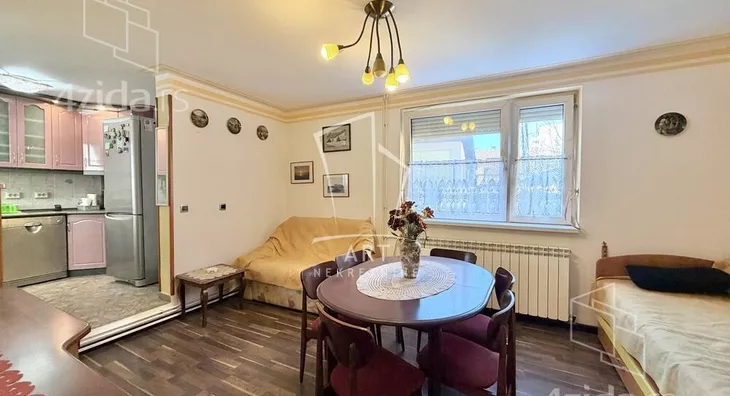 Petosoban stan | 4zida