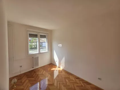 Petra Jovovića | 4zida.rs