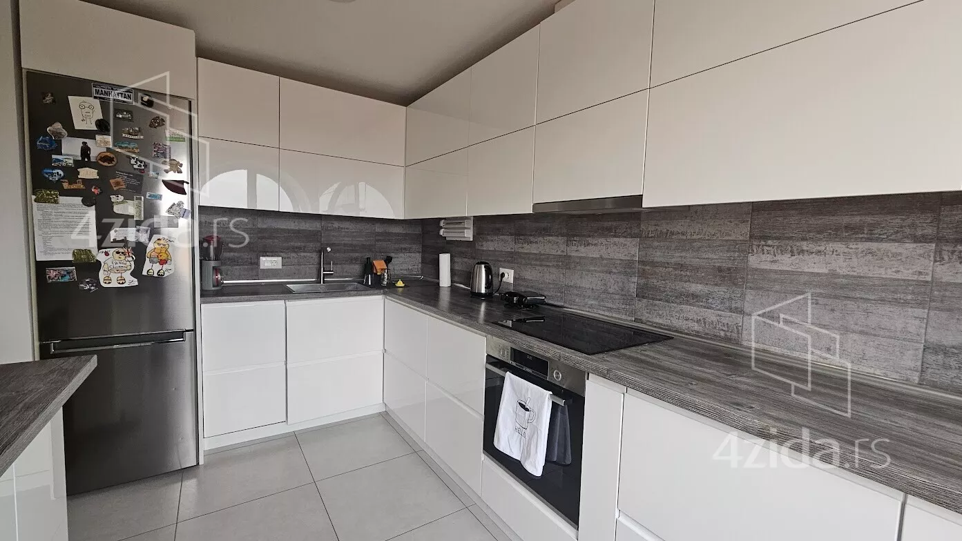 Četvoroiposoban stan | 4zida