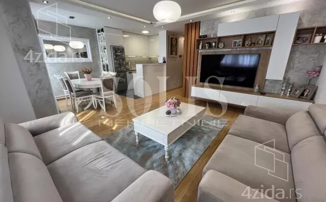 Četvorosoban stan | 4zida