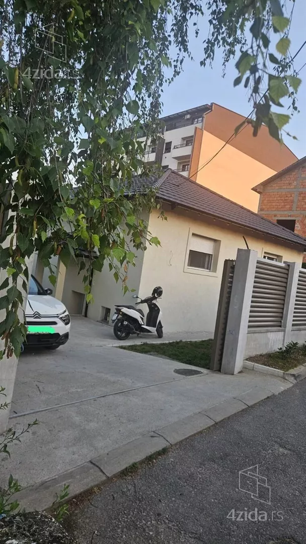 Kuća | 4zida