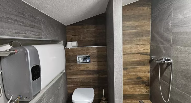 Šestosoban stan | 4zida