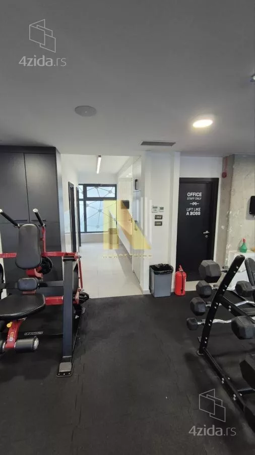 Poslovni prostor | 4zida