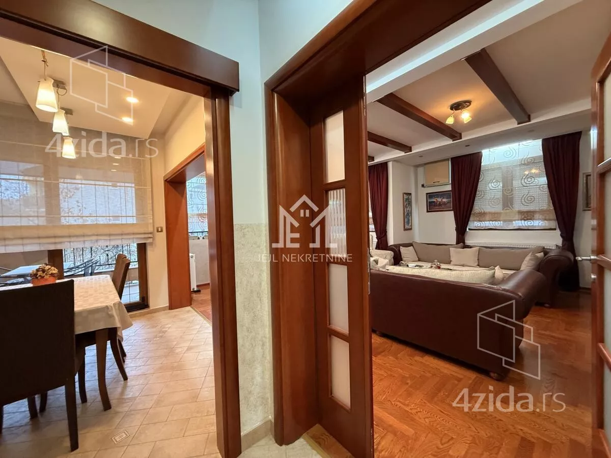 Petosoban stan | 4zida