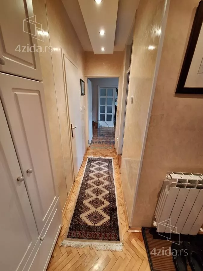 Četvoroiposoban stan | 4zida