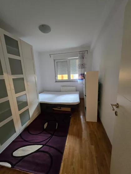 Srđana Kneževića | 4zida.rs