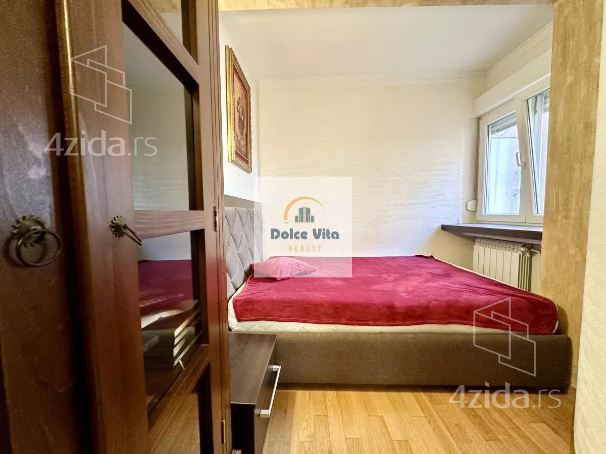 Šestosoban stan | 4zida