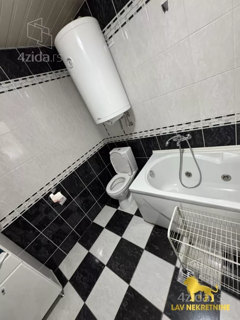 Troiposoban stan | 4zida