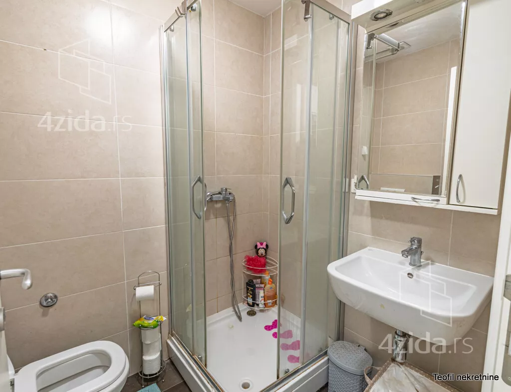 Troiposoban stan | 4zida