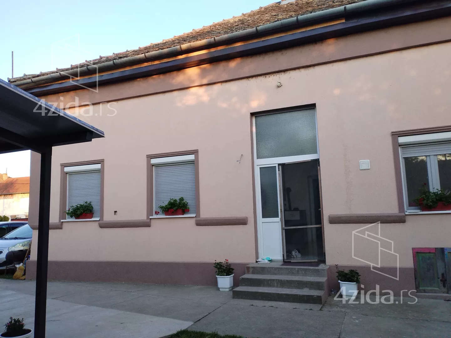 Troiposoban stan | 4zida