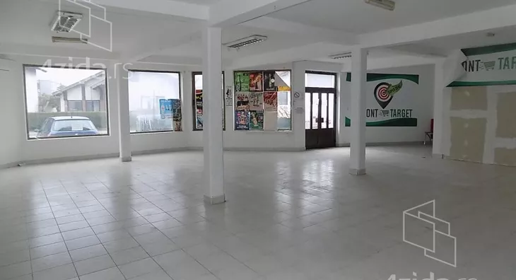 Poslovna zgrada | 4zida