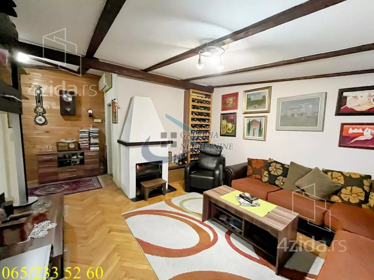 Šestosoban stan | 4zida