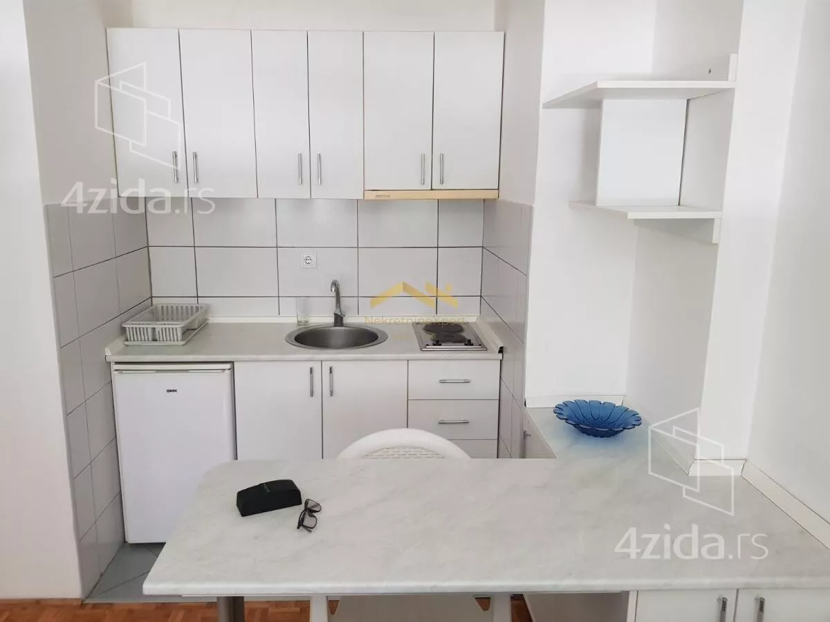 Garsonjera | 4zida
