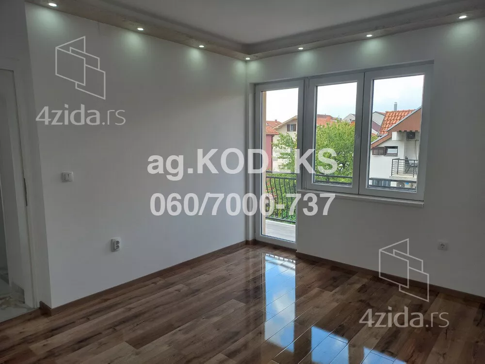 Četvoroiposoban stan | 4zida