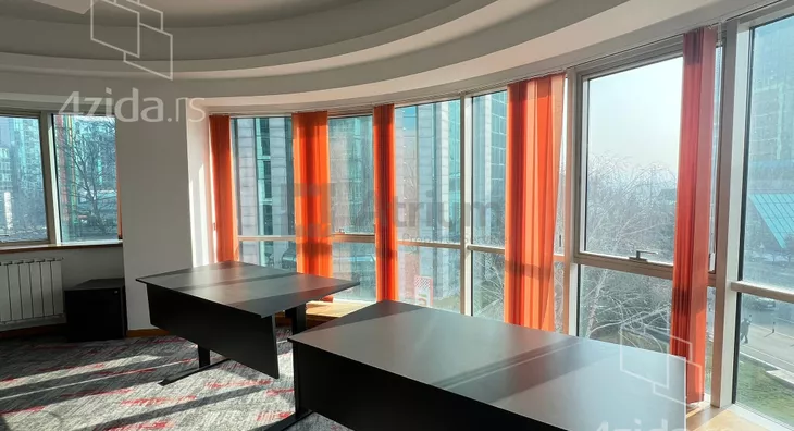 Poslovna zgrada | 4zida