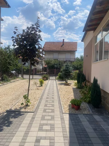 Đakona Avakuma | 4zida.rs