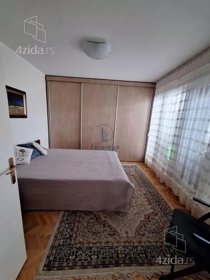 Četvoroiposoban stan | 4zida