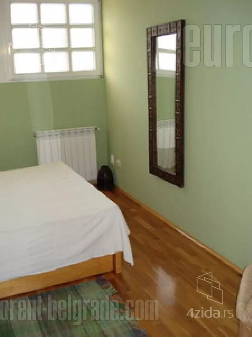 Četvoroiposoban stan | 4zida