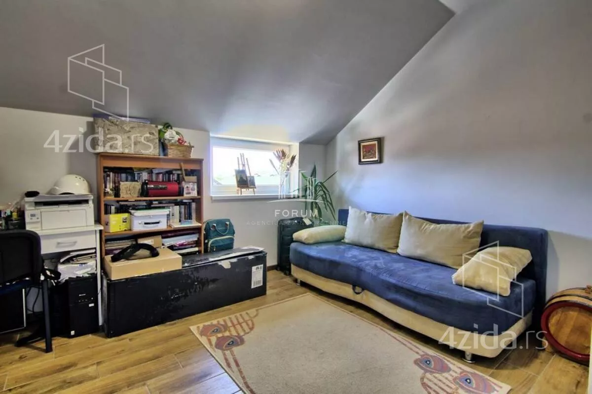 Četvoroiposoban stan | 4zida