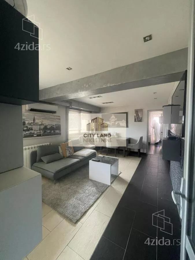 Petosoban stan | 4zida