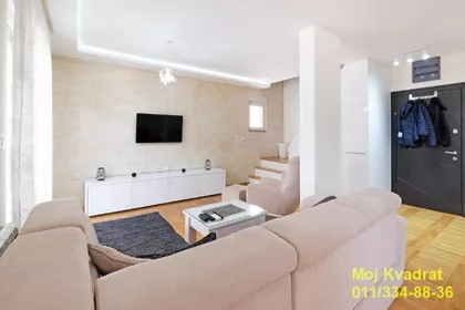 Milana Vukosa | 4zida.rs