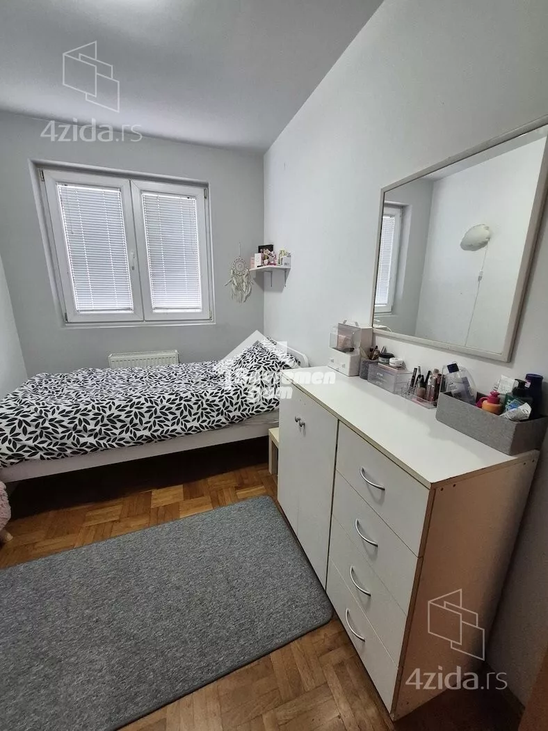 Šestosoban stan | 4zida