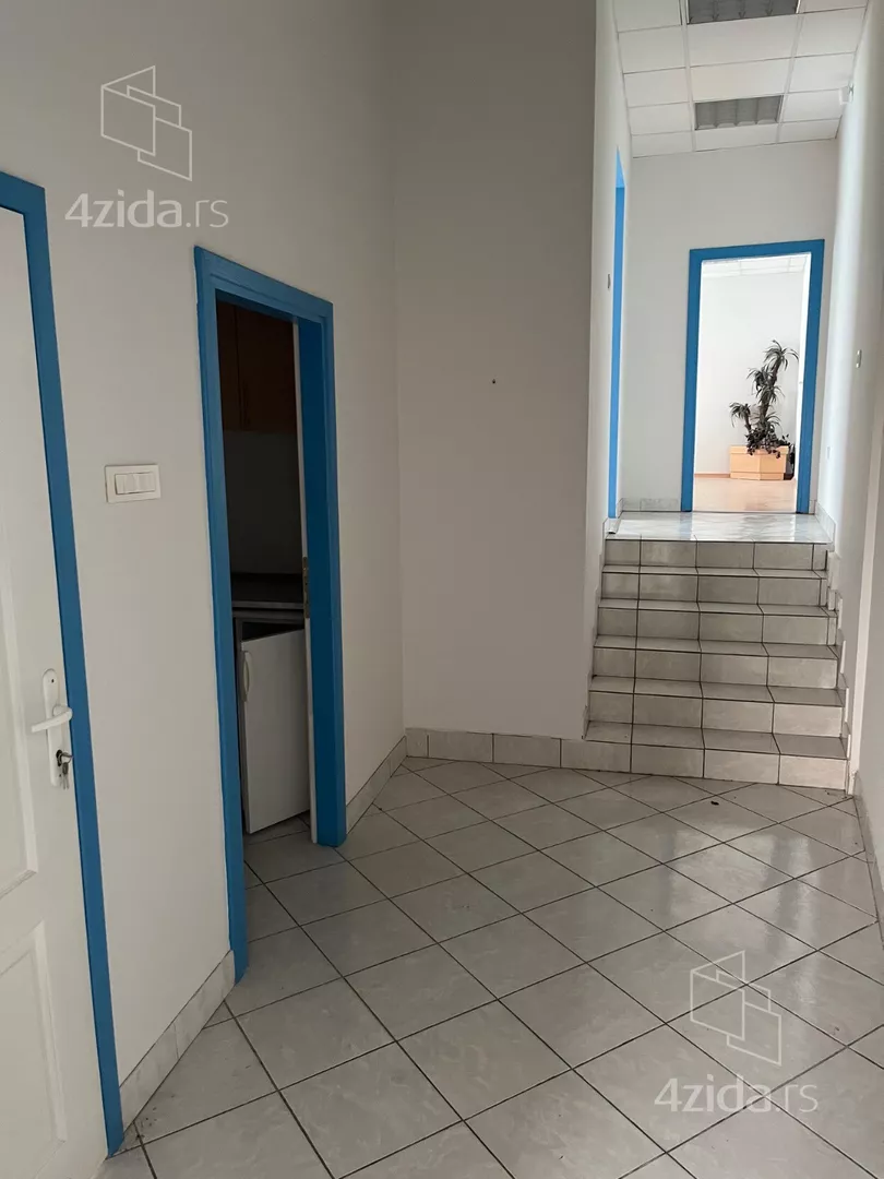 Lokal | 4zida