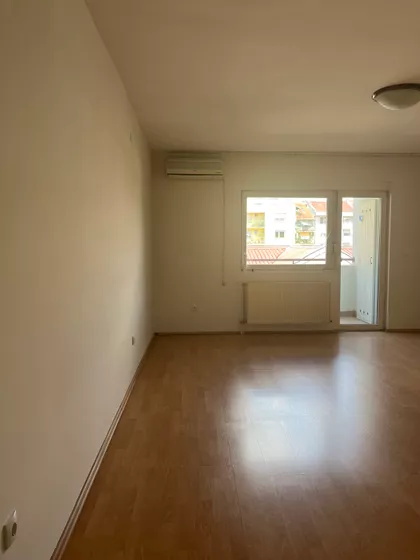 Bulevar Cara Lazara | 4zida.rs