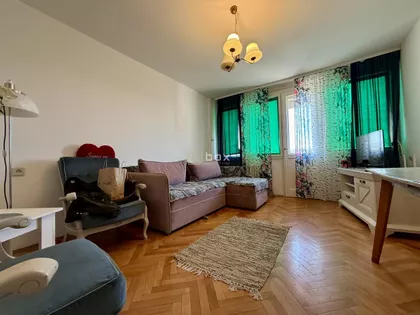 Crveni Pevac | 4zida.rs