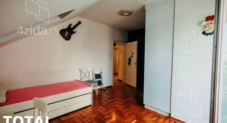 Petosoban stan | 4zida