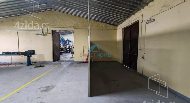 Poslovna zgrada | 4zida