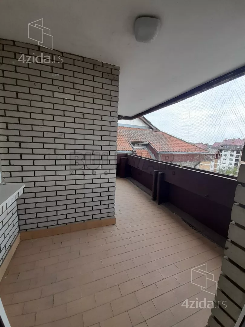 Lokal | 4zida