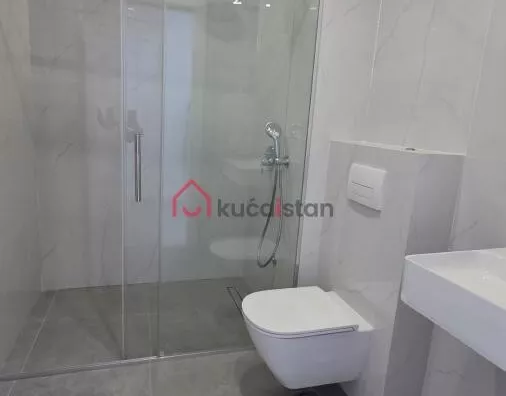 Četvoroiposoban stan | 4zida