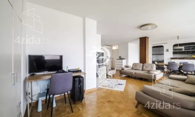 Četvoroiposoban stan | 4zida